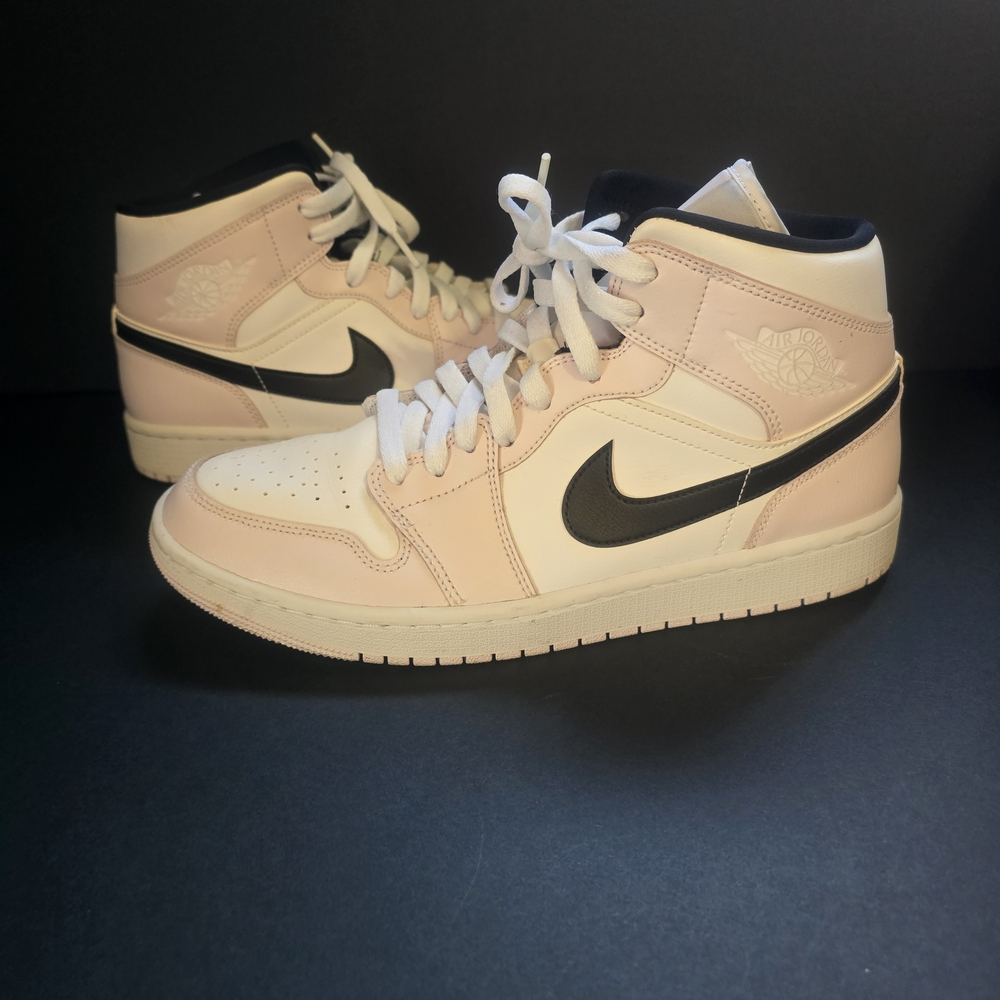 Nike High-Top Sneakers in Pink and Black